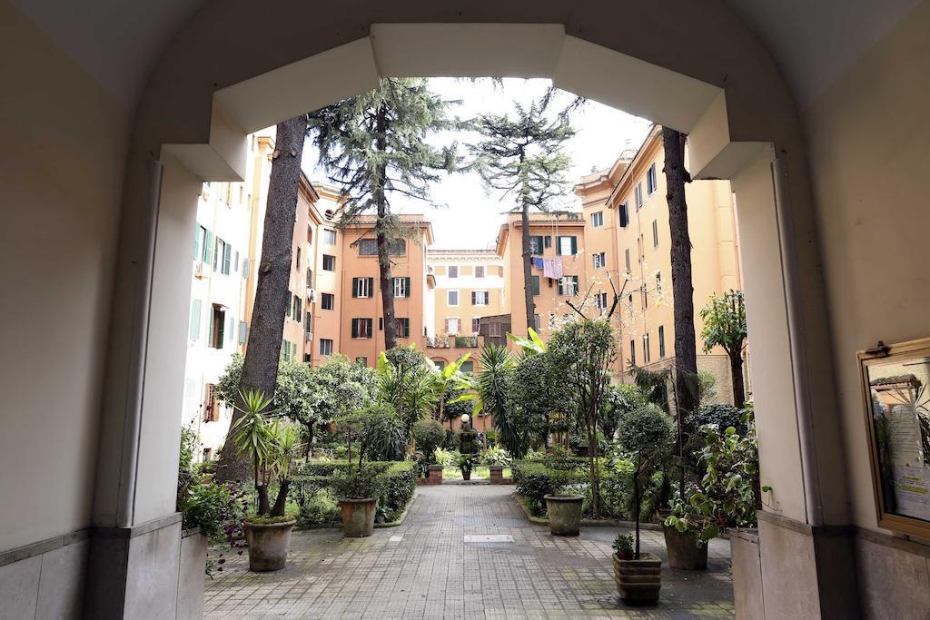 Caracciolo Guest House Rzym Zewnętrze zdjęcie