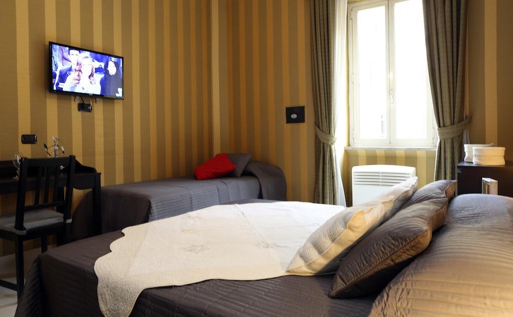 Caracciolo Guest House Rzym Pokój zdjęcie