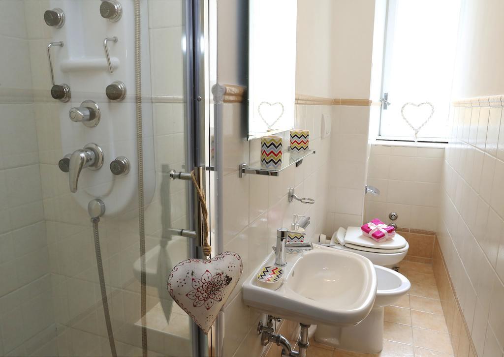 Caracciolo Guest House Rzym Pokój zdjęcie