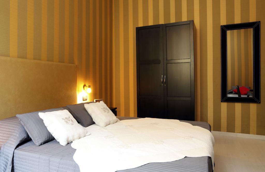 Caracciolo Guest House Rzym Pokój zdjęcie