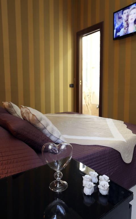Caracciolo Guest House Rzym Pokój zdjęcie