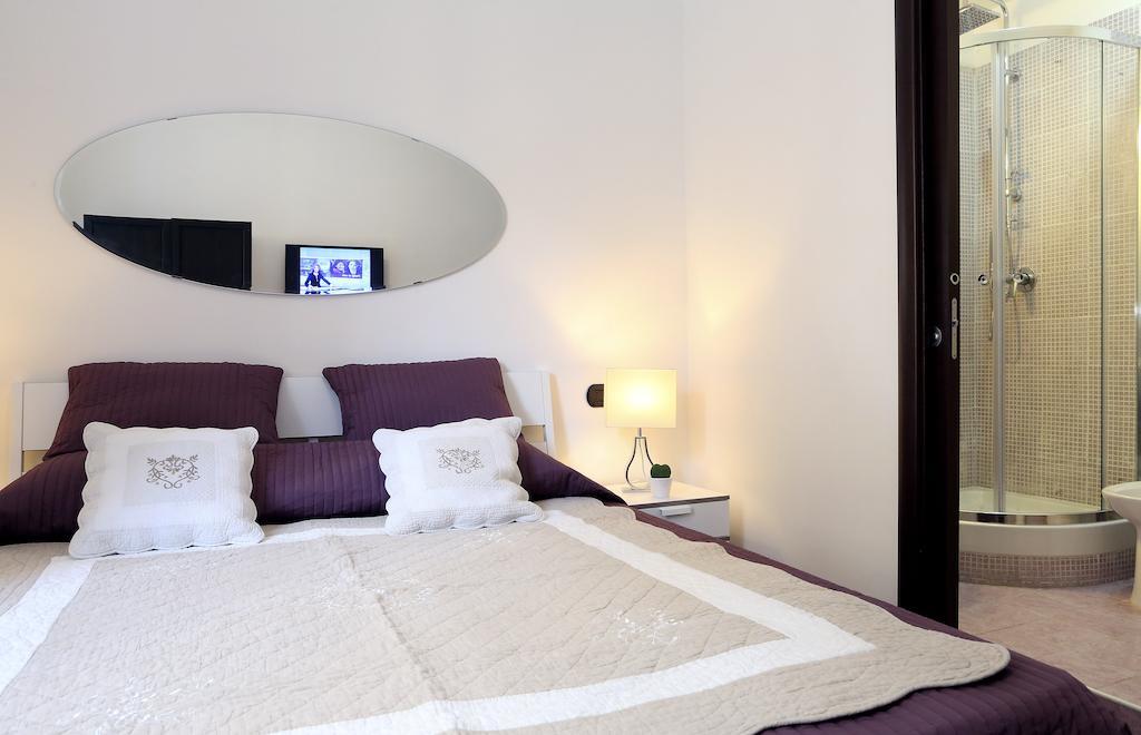 Caracciolo Guest House Rzym Pokój zdjęcie