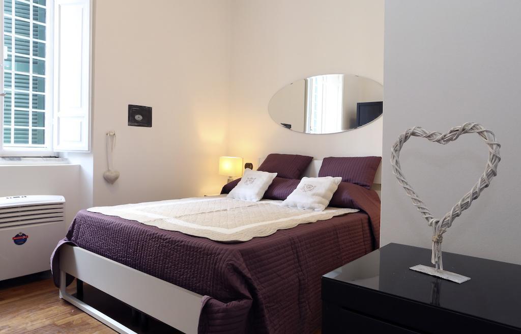 Caracciolo Guest House Rzym Pokój zdjęcie